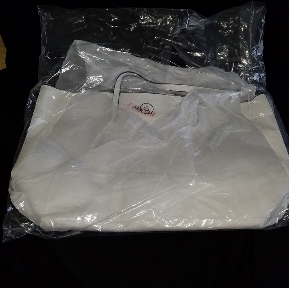 VICTORIA'S SECRET - NWT - Wht & metallic silver - Picture 2 of 8